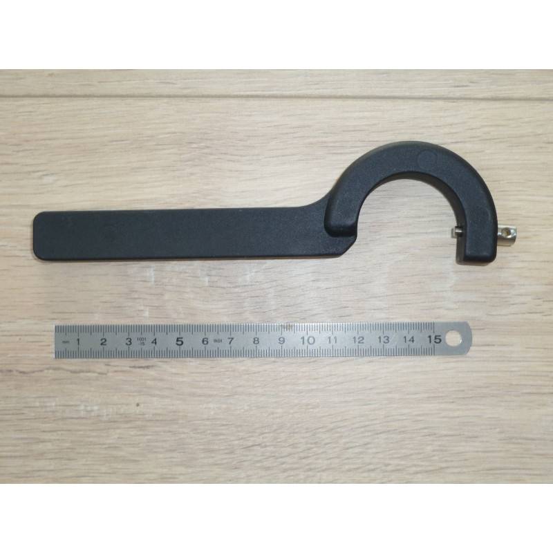 C clearance spanner wrench