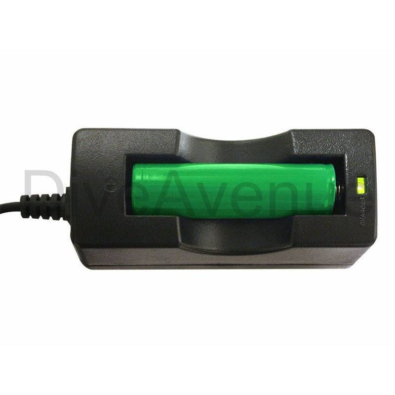 Chargeur + Batterie Li-Ion 18650 pour Phare à LED - Best Divers