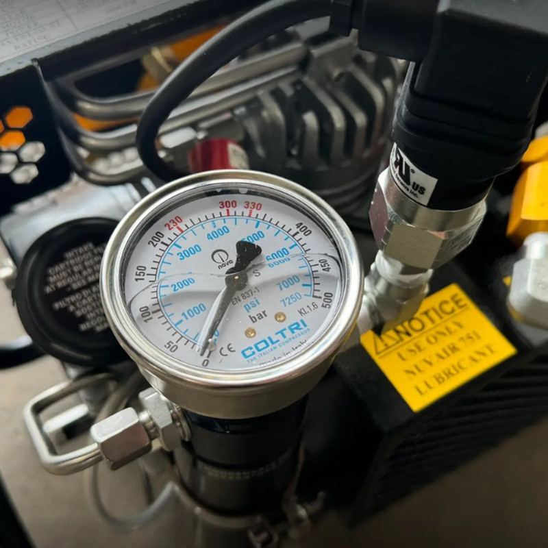 Comment bien choisir son compresseur de plongée - le guide complet 